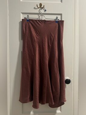 NWOT Madewell Women's Size 10
A-Line Satin Midi Skirt Brown